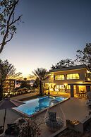 Villa with Jacuzzi &Stunning Seaview V30