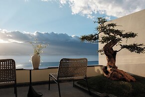 Dali Puyu VILLA Cliff Seaview Hotel