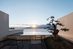 Dali Puyu VILLA Cliff Seaview Hotel