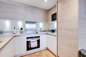 Alder House Serviced Apt. Maidenhead