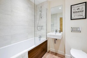 Alder House Serviced Apt. Maidenhead
