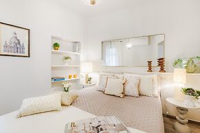 The Hidden Alley Apartment