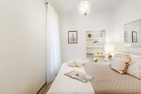 The Hidden Alley Apartment