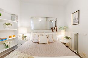 The Hidden Alley Apartment