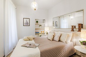 The Hidden Alley Apartment