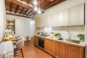 The Hidden Alley Apartment
