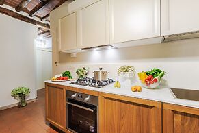 The Hidden Alley Apartment