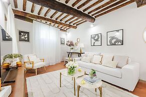The Hidden Alley Apartment