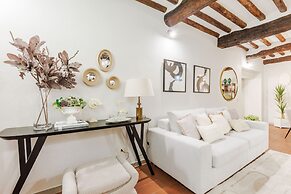 The Hidden Alley Apartment