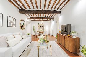 The Hidden Alley Apartment