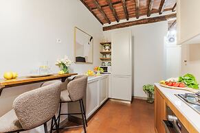 The Hidden Alley Apartment
