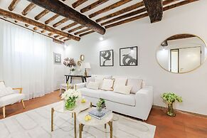 The Hidden Alley Apartment