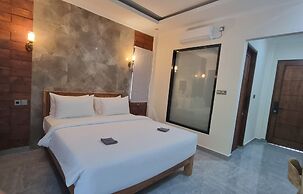 Pine Tree Beach Hotel