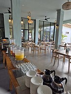 Pine Tree Beach Hotel