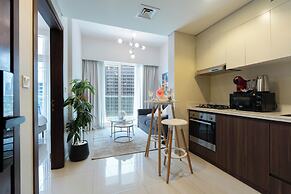 KeyRock - Premium Reva Stay with Pool