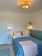 Seaside Retreat & Hotel