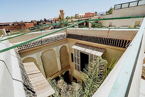 Riad dar ayur