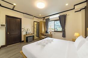 Peaceful 2 Hotel