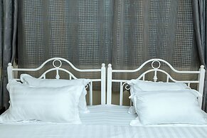 Kandez Holiday Home