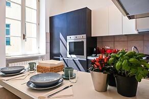 Central Lake View Apartment Crespi in Como