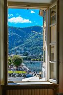 Central Lake View Apartment Crespi in Como