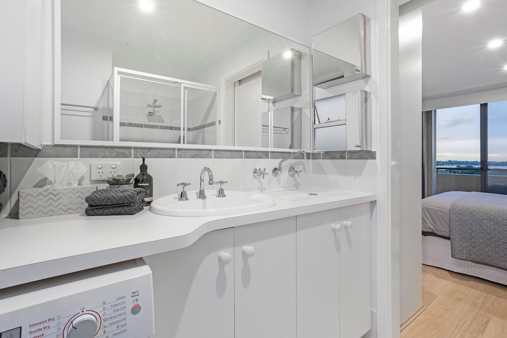 Spectacular Views South Perth1br