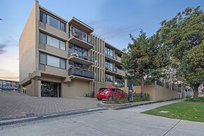 Spectacular Views South Perth1br