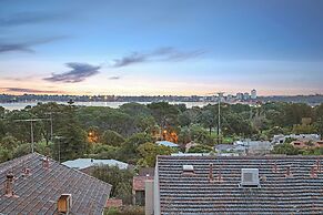 Spectacular Views South Perth1br