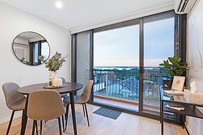 Spectacular Views South Perth1br
