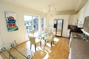 HarbourGate Condos & Studios