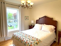 HarbourGate Condos & Studios