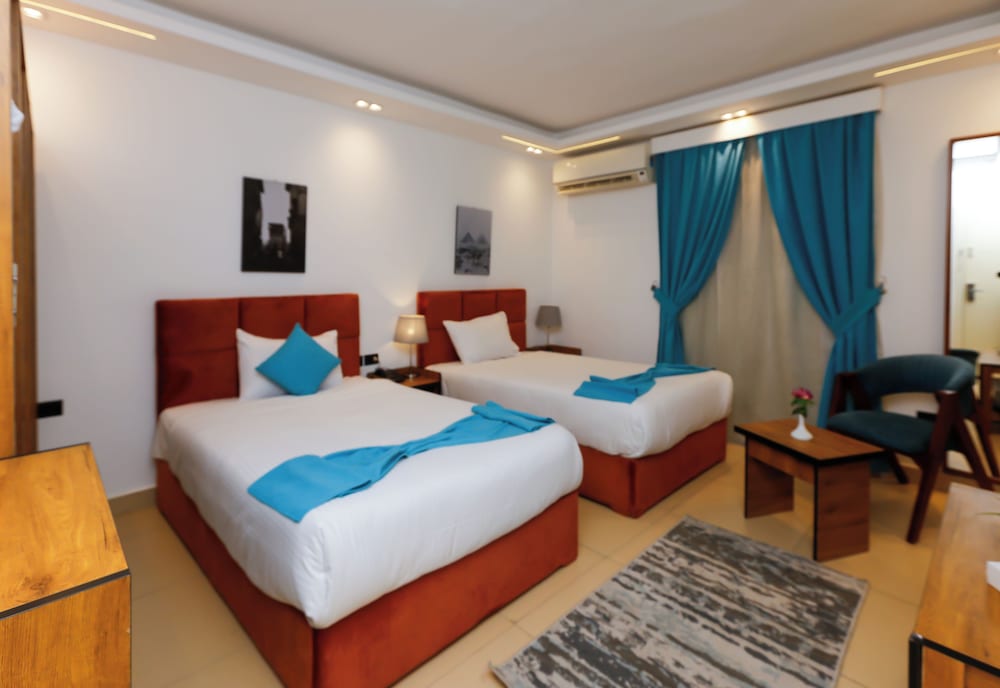 Pyramids Gem Plaza Boutique Hotel
