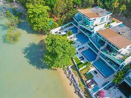Beachfront Villa 3BR Infinity Pool V38
