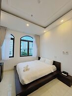 Ania Beachside Hotel Da Nang