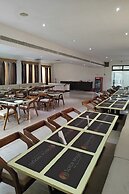 Hotel Grand Leela Krishna