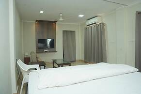Hotel Grand Leela Krishna