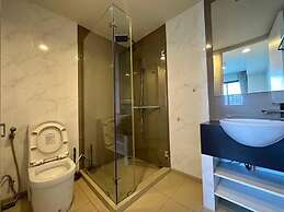 Sea View High Floor 2 Bed Room Excellent Location