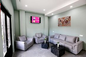 OZ Hotel