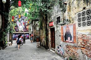 Sha La La Hostel
