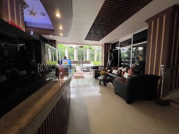 Rossa Hotel