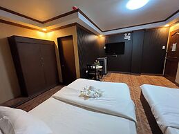 Rossa Hotel