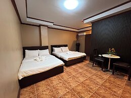 Rossa Hotel