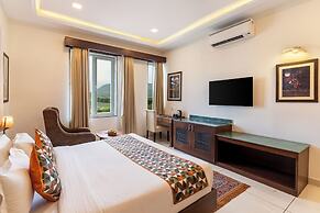 The Colonial Hotel Lake View Rooms
