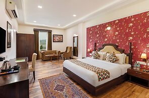 The Colonial Hotel Lake View Rooms