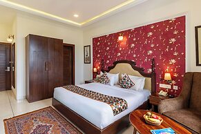 The Colonial Hotel Lake View Rooms