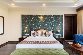 The Colonial Hotel Lake View Rooms