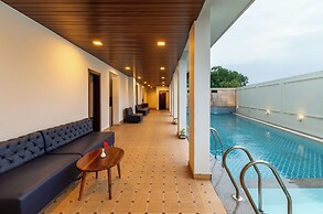 The Colonial Hotel Lake View Rooms