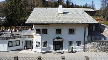 The Alpine No 7