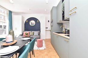Charming and Cosy Flat Next to the Eiffel Tower