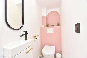 Charming and Cosy Flat Next to the Eiffel Tower
